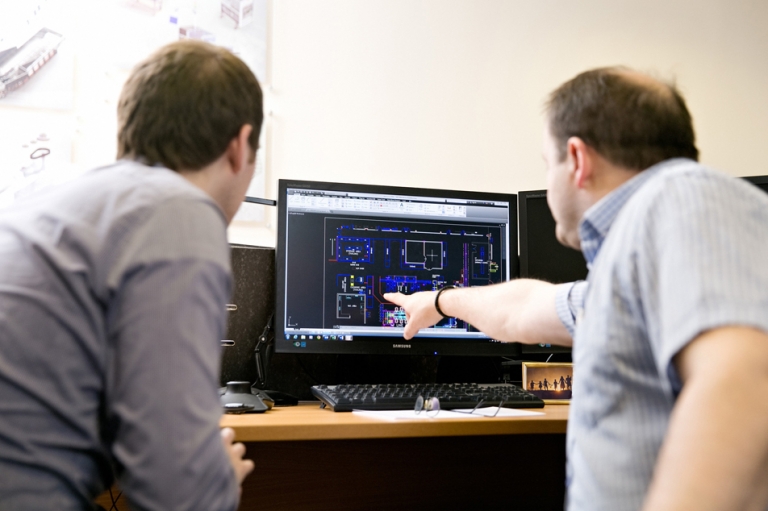 Capa do post: 5 Maneiras de economizar com software cad em sua empresa.