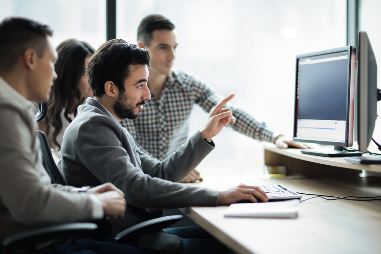 Capa do post: Você é o responsável por contratos de AutoCAD na empresa? Então você precisa do ZWCAD, entenda o porquê!